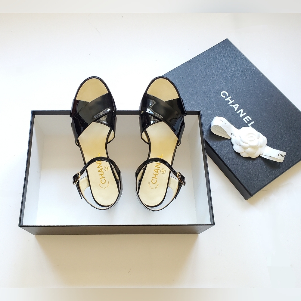 (SALE)Chanel Patent Leather Mid Heel Sandals